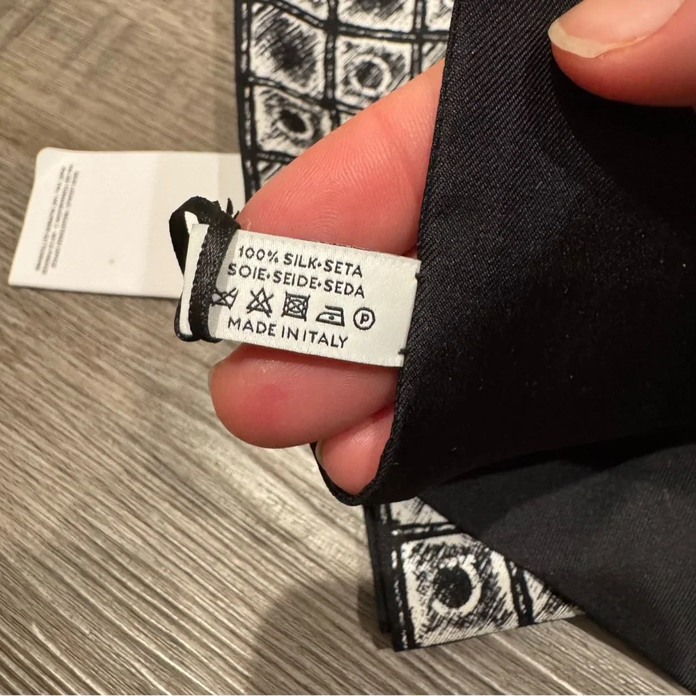 Salvatore Ferragamo Etched Logo Print Silk Bandeau Scarf Twilly in Black White - Picture 7 of 13